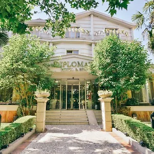 https://diplomat-fashion-hotel.hotels-in-tirana.com